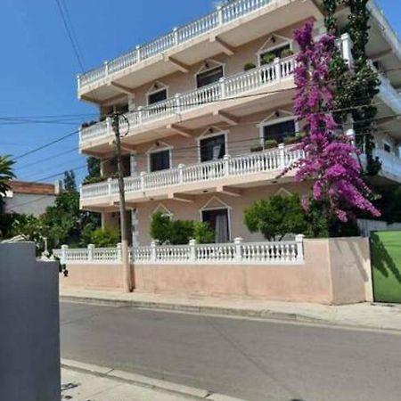 Vila Lika Durrës Esterno foto