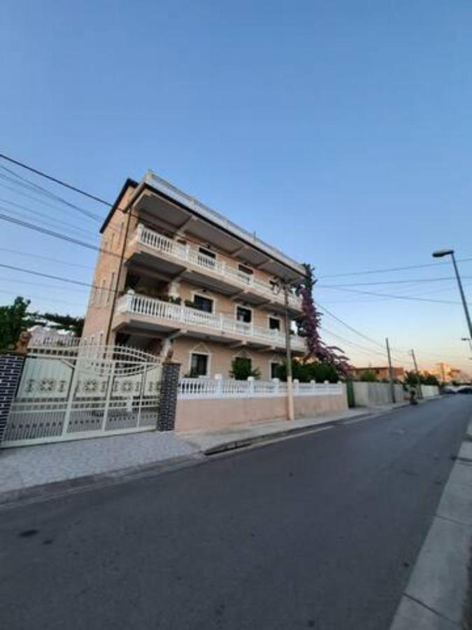 Vila Lika Durrës Esterno foto