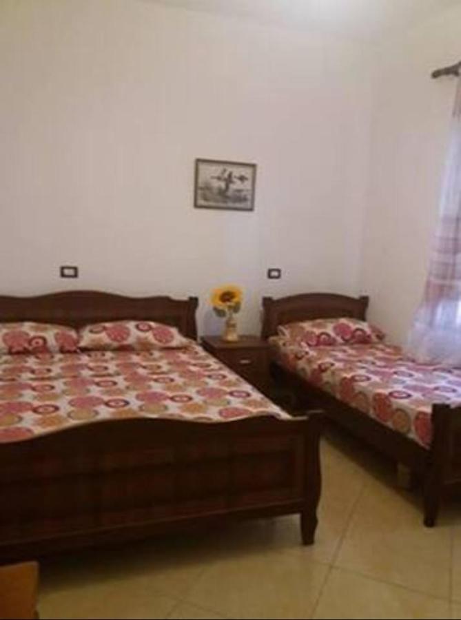 Vila Lika Durrës Esterno foto